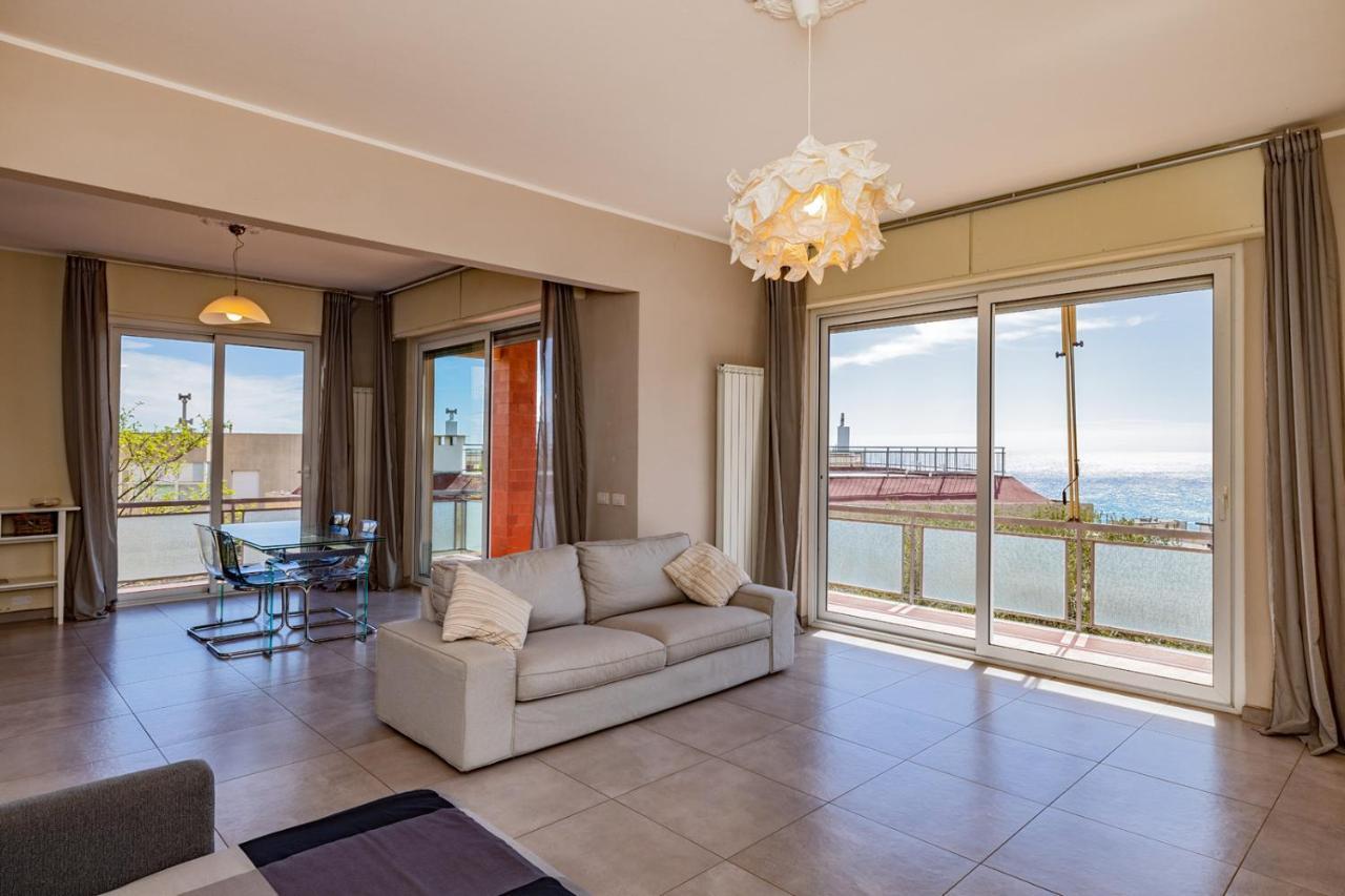 Casa Matilde - Appartamento Vista Mare - Con Posto Auto Финале Лигуре Екстериор снимка